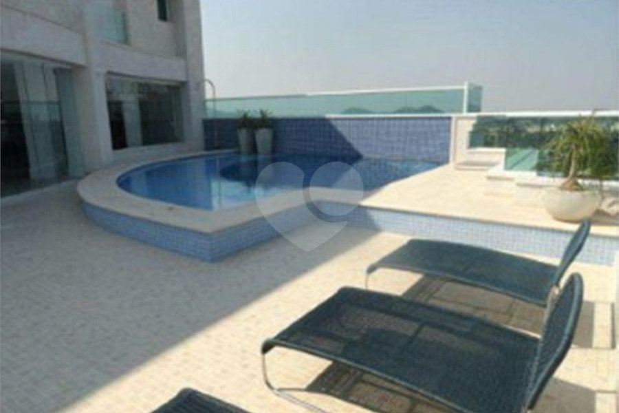 Apartamento à venda com 3 suítes em Jardim Virgínia, Guarujá, SP
