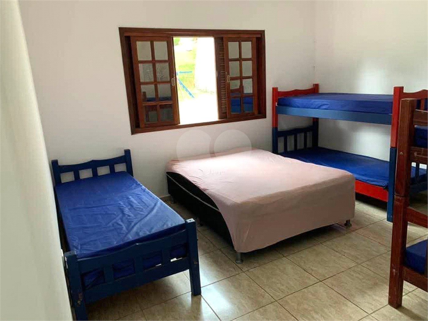 Chácara à venda ou para alugar com 5 quartos, sendo 4 suítes,  em Ouro Fino, Santa Isabel, SP