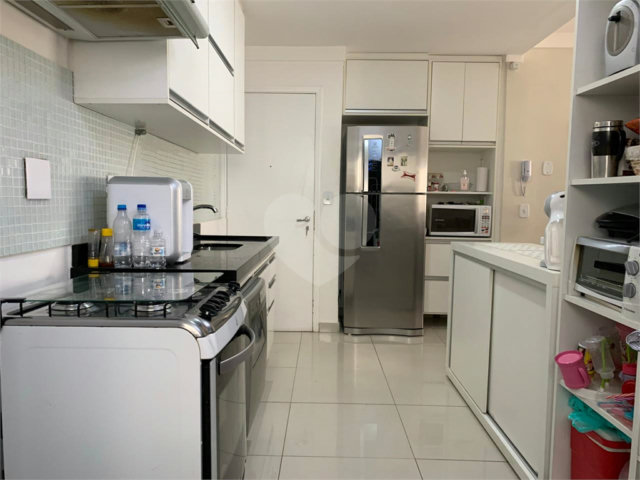 Apartamento à venda com 3 quartos em Moema, São Paulo, SP