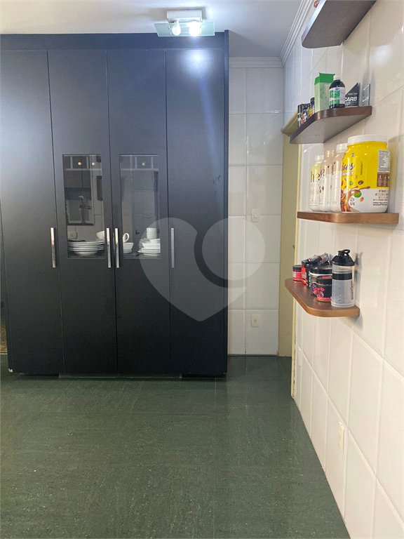 Apartamento à venda com 3 quartos, sendo 1 suíte,  em República, São Paulo, SP