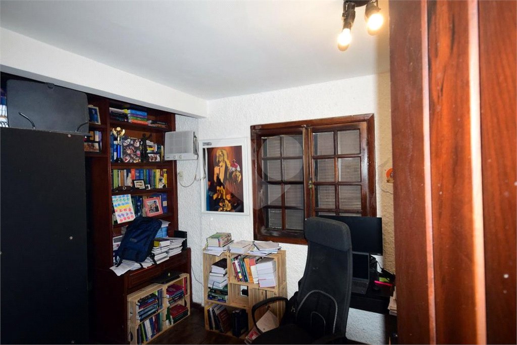 Casa à venda com 5 quartos, sendo 1 suíte, no condomínio Vivendas, Rio de Janeiro - RJ
