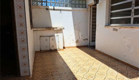 Casa à venda com 3 quartos, sendo 1 suíte,  em Campo Belo, São Paulo, SP