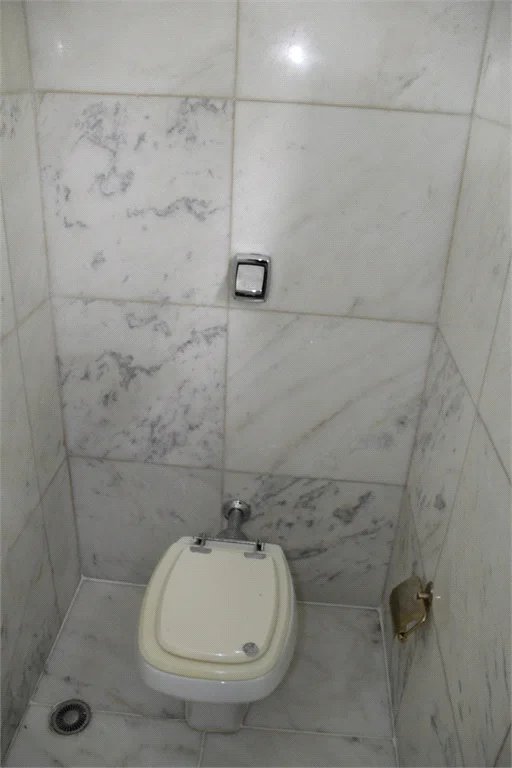 Casa à venda ou para alugar com 5 suítes em Jardim Leonor, São Paulo, SP