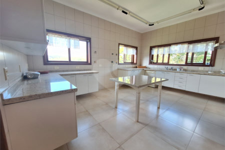 Casa à venda com 3 suítes no condomínio Chácaras do Lago, Vinhedo - SP