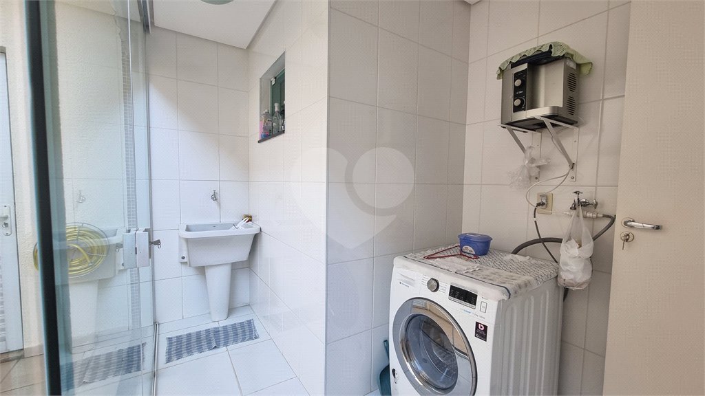 Casa à venda com 4 quartos, sendo 3 suítes,  no condomínio Residencial Villa dos Inglezes, Sorocaba - SP