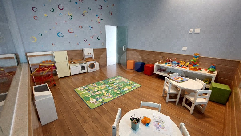 Casa à venda com 3 quartos, sendo 1 suíte, no condomínio Figueira Garden, Atibaia - SP