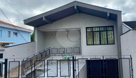 Casa à venda com 3 quartos, sendo 2 suítes,  em Vila Paulicéia, São Paulo, SP