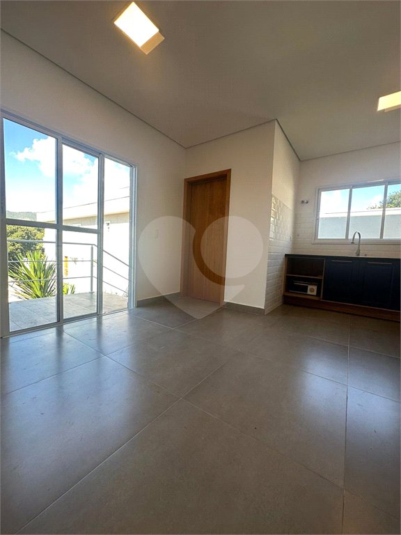 Sobrado à venda com 3 quartos, sendo 1 suíte, em Jardim do Lago, Atibaia, SP
