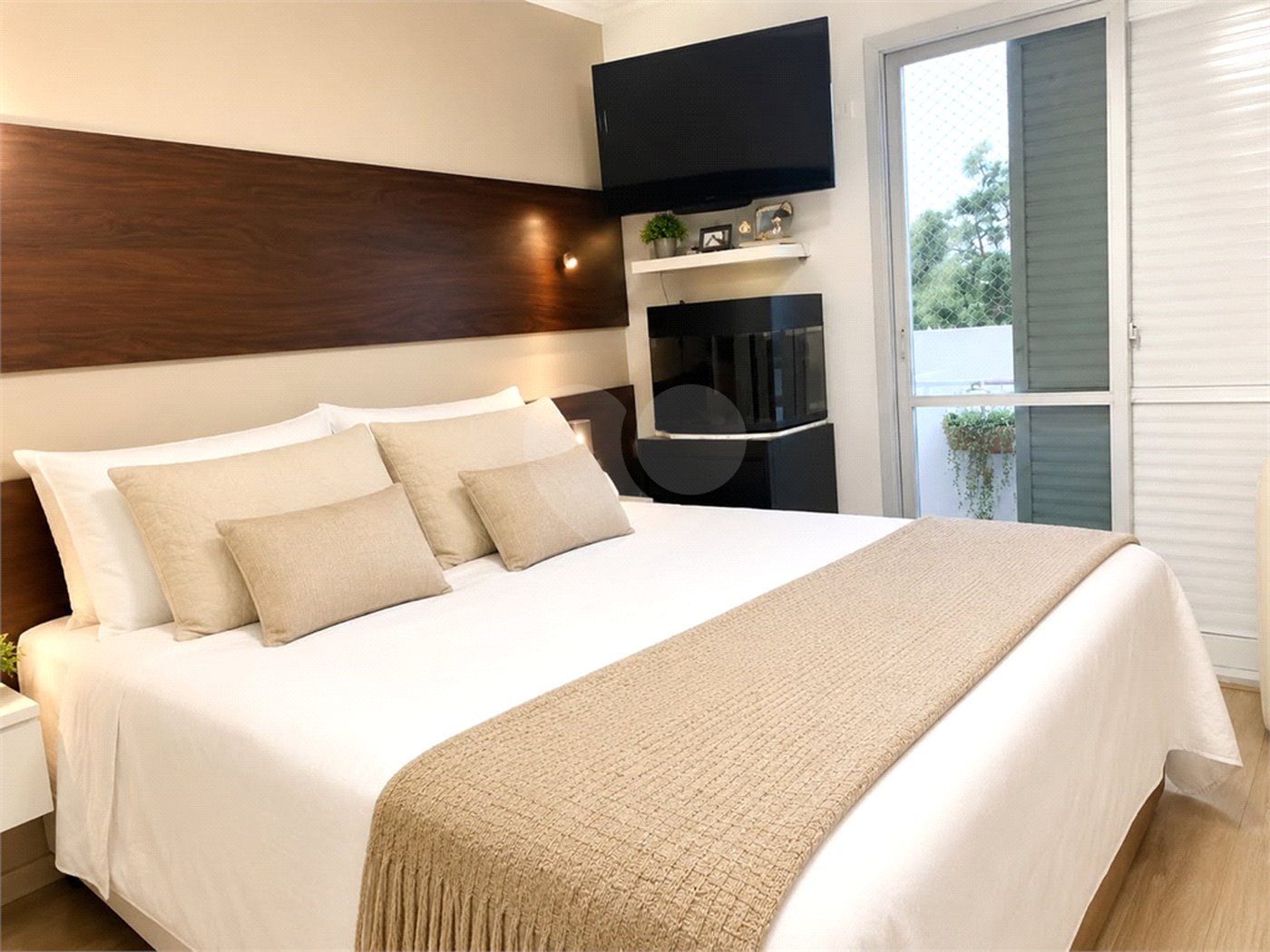 Apartamento à venda com 4 quartos, sendo 3 suítes,  em Interlagos, São Paulo, SP