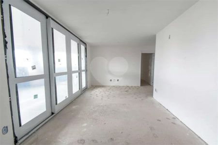 Apartamento à venda com 3 suítes em Vila Firmiano Pinto, São Paulo, SP