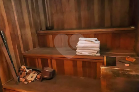 Sobrado à venda com 3 quartos, sendo 1 suíte,  em Vila Universitária, São Paulo, SP