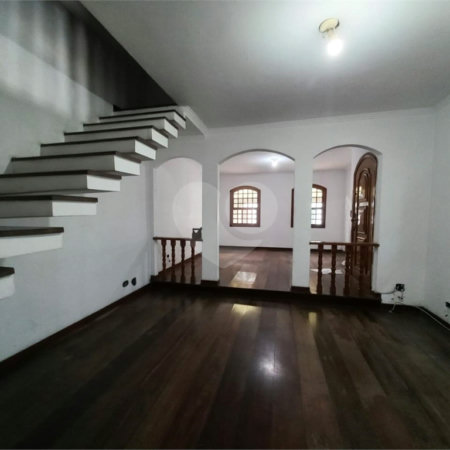 Casa à venda com 3 quartos, sendo 1 suíte, em Jardim das Vertentes, São Paulo, SP