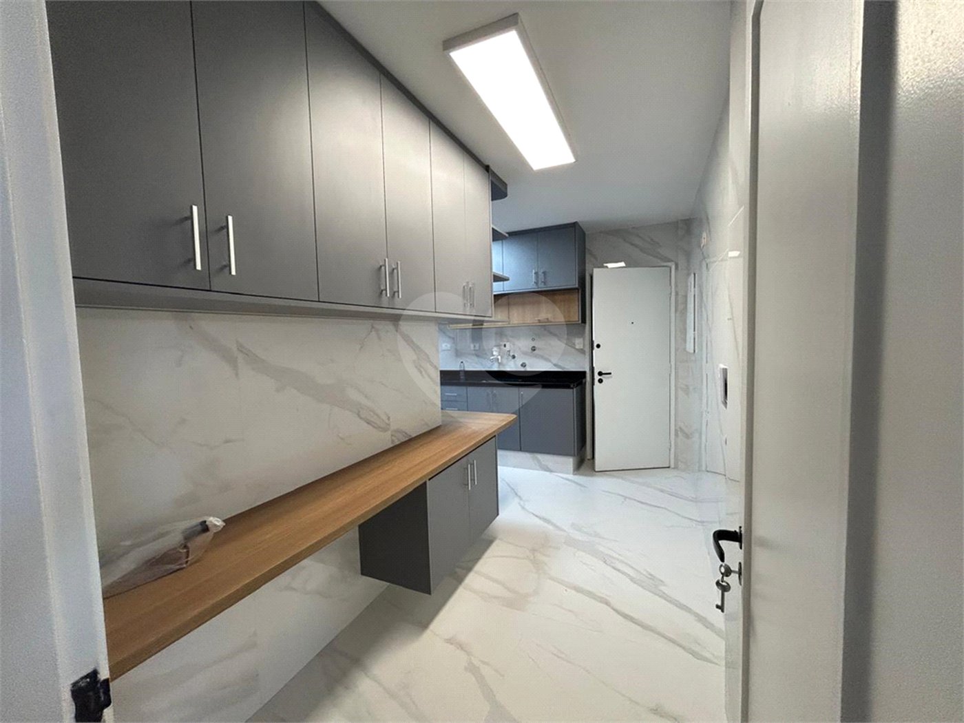 Apartamento para alugar com 3 quartos, sendo 1 suíte,  em Pinheiros, São Paulo, SP