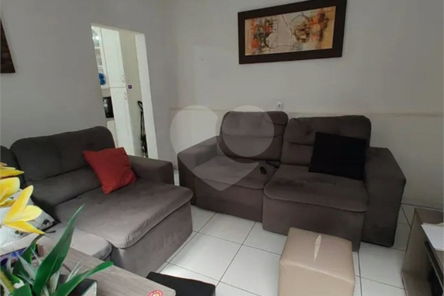 Casa à venda com 2 quartos, sendo 1 suíte, em Parque Maria Domitila, São Paulo, SP