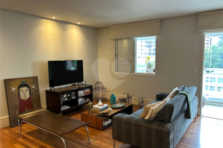 Apartamento à venda com 2 quartos, sendo 1 suíte, em Vila Andrade, São Paulo, SP
