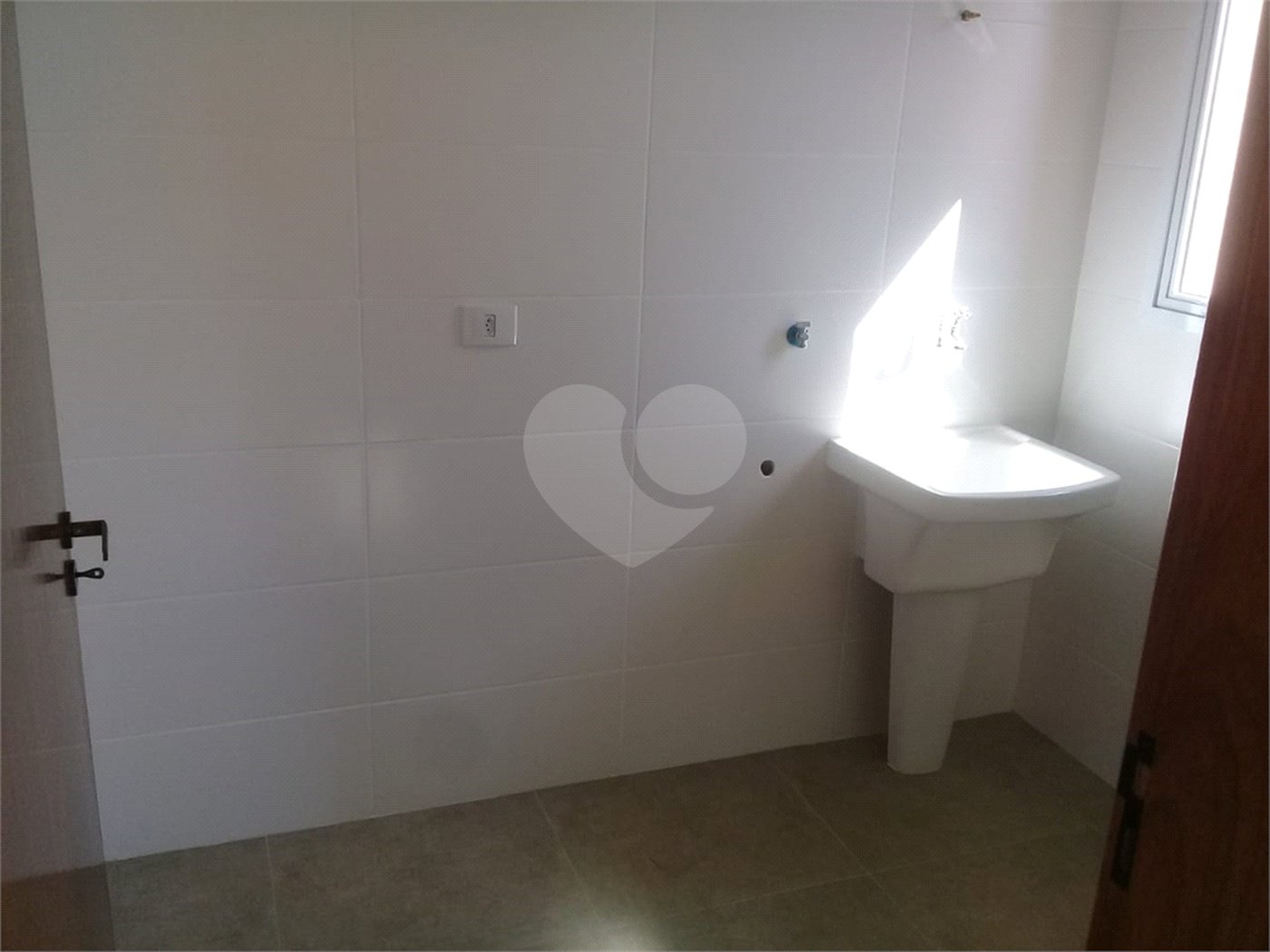 Casa à venda com 3 quartos, sendo 1 suíte,  em Loteamento Jardim Solares, Atibaia, SP