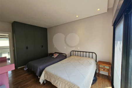 Casa à venda com 4 suítes no condomínio Residencial Itahyê, Santana de Parnaíba - SP