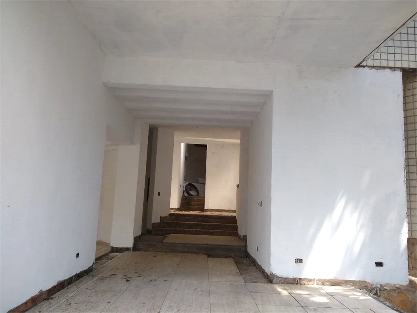 Sobrado à venda com 4 quartos, sendo 3 suítes, em Morumbi, São Paulo, SP
