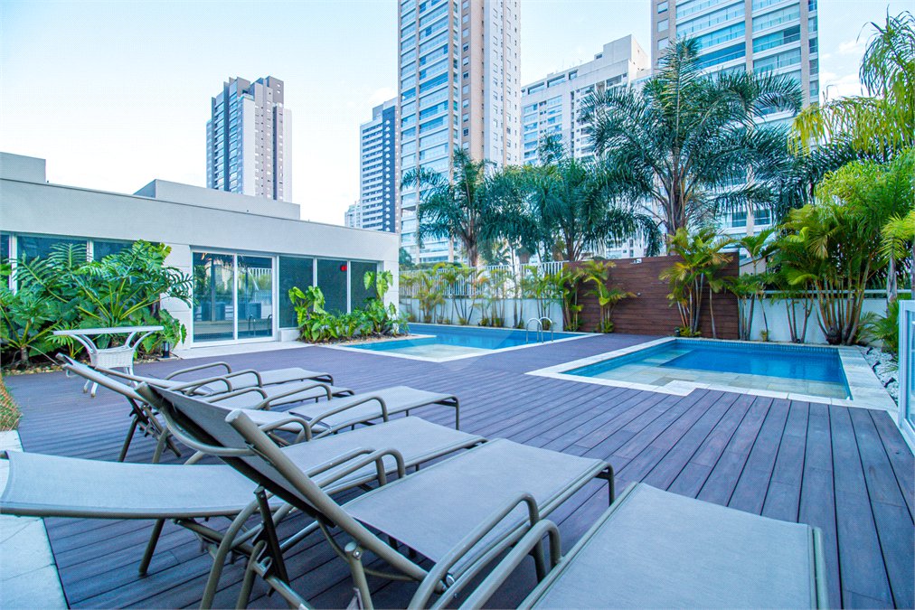 Apartamento Campo Belo à Venda 274 m² 4 Suítes 4 Vagas com Clima de Casa e Vista Verde