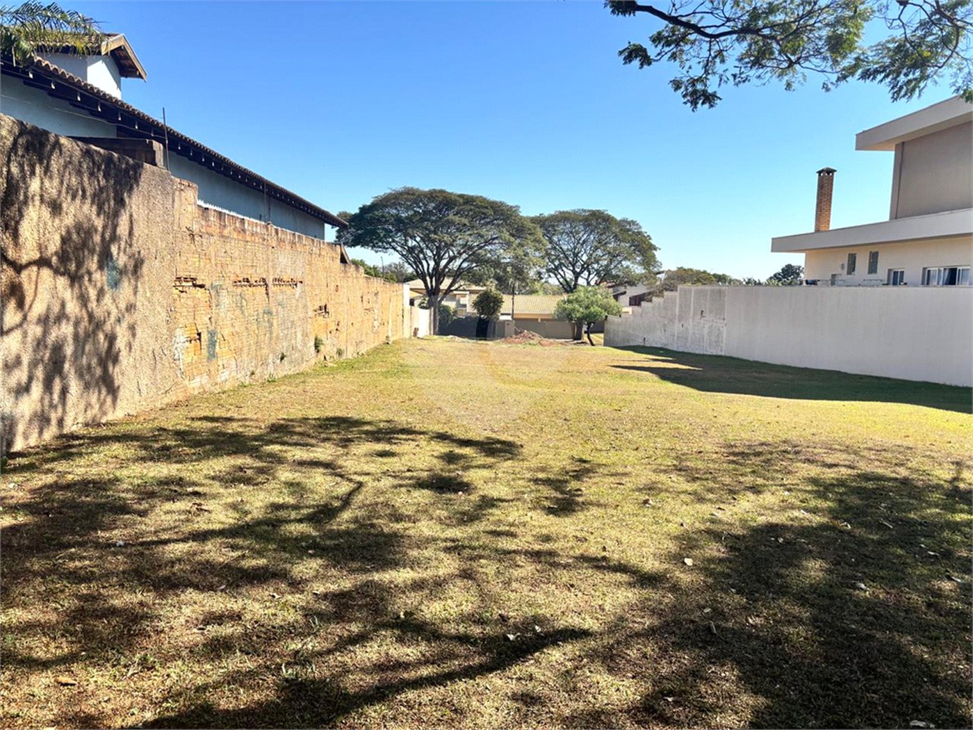 Terreno no Parque Sabará próximo a portaria