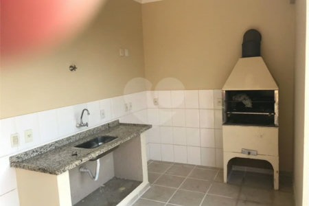 Casa assobradada à venda no Jardim Panorama – Vinhedo/SP