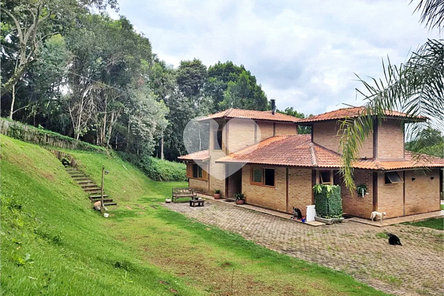 Casa à venda com 3 quartos, sendo 1 suíte, em Serra da Cantareira, Mairiporã, SP