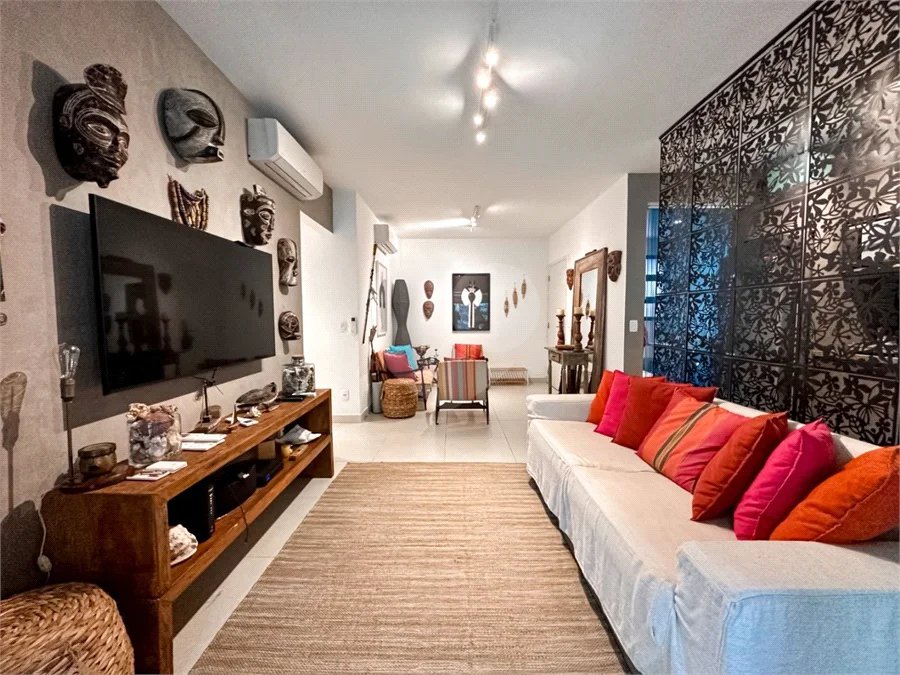 Villagio à venda com 3 quartos, sendo 1 suíte,  em Riviera de São Lourenço, Bertioga, SP