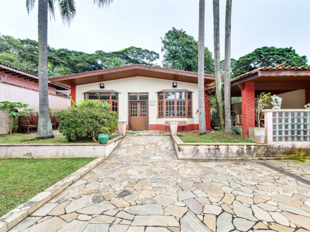 Casa à venda com 3 quartos, sendo 2 suítes,  em Alto da Boa Vista, São Paulo, SP
