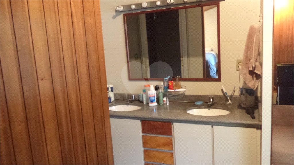 Sobrado à venda com 6 quartos, sendo 2 suítes,  em Chácara Monte Alegre, São Paulo, SP