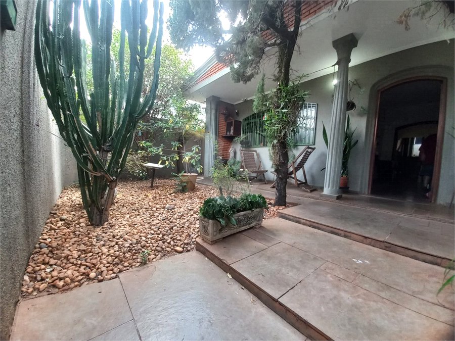Casa à venda com 4 quartos, sendo 1 suíte,  em Parque dos Bandeirantes, Ribeirão Preto, SP