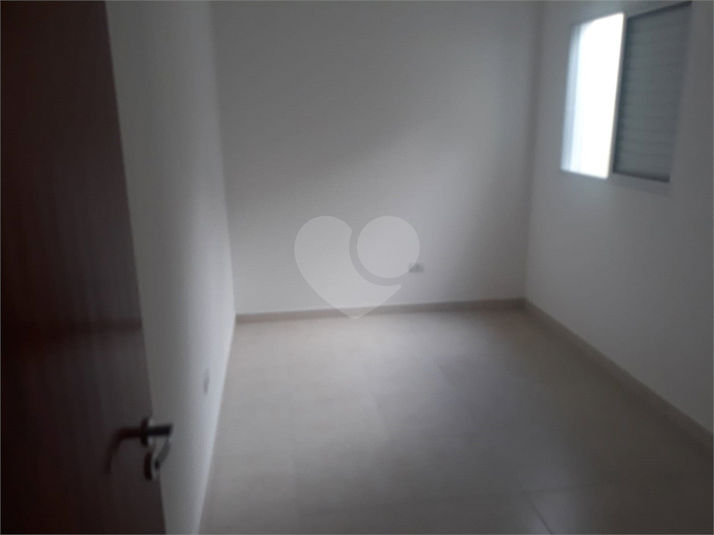 Casa à venda com 2 suítes no condomínio Casa de Pedra, São Paulo - SP