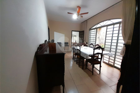 Casa à venda com 5 quartos, sendo 1 suíte,  em Jardim Anhangüera, Ribeirão Preto, SP