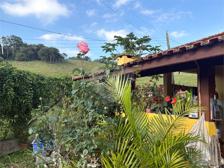 Sítio à venda com 3 quartos, sendo 1 suíte, no Centro, Guararema, SP