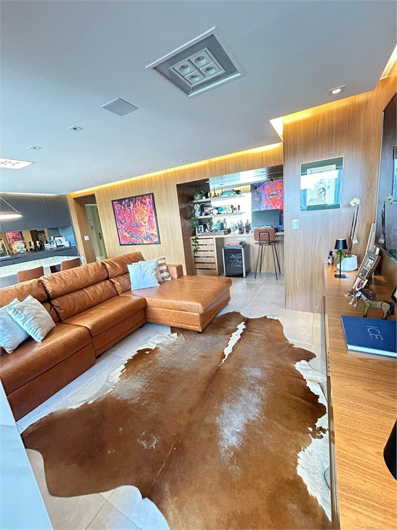 Apartamento à venda com 3 suítes em Barra Funda, São Paulo, SP