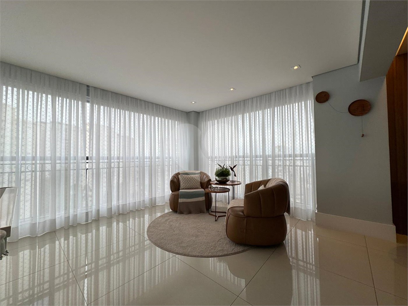 Santana Alto Padrão/Porteira Fechada, Apto. 260 m² 4 Suítes, 5 vagas 2 depósitos privativos
