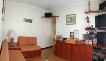 Sobrado à venda com 4 quartos, sendo 1 suíte,  em Sumaré, São Paulo, SP
