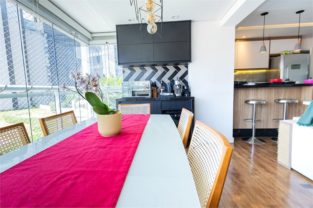 Apartamento à venda com 2 quartos, sendo 1 suíte,  em Pinheiros, São Paulo, SP