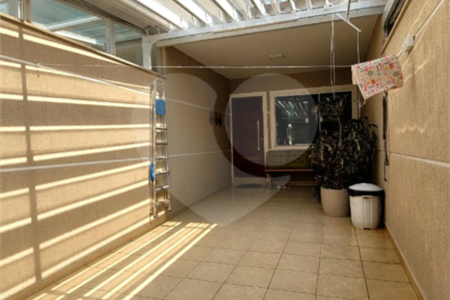 Sobrado à venda com 3 quartos, sendo 1 suíte, em Vila Nivi, São Paulo, SP