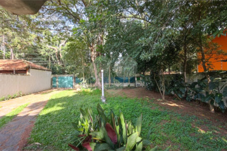 Terreno à venda com 1 suíte em Interlagos, São Paulo, SP