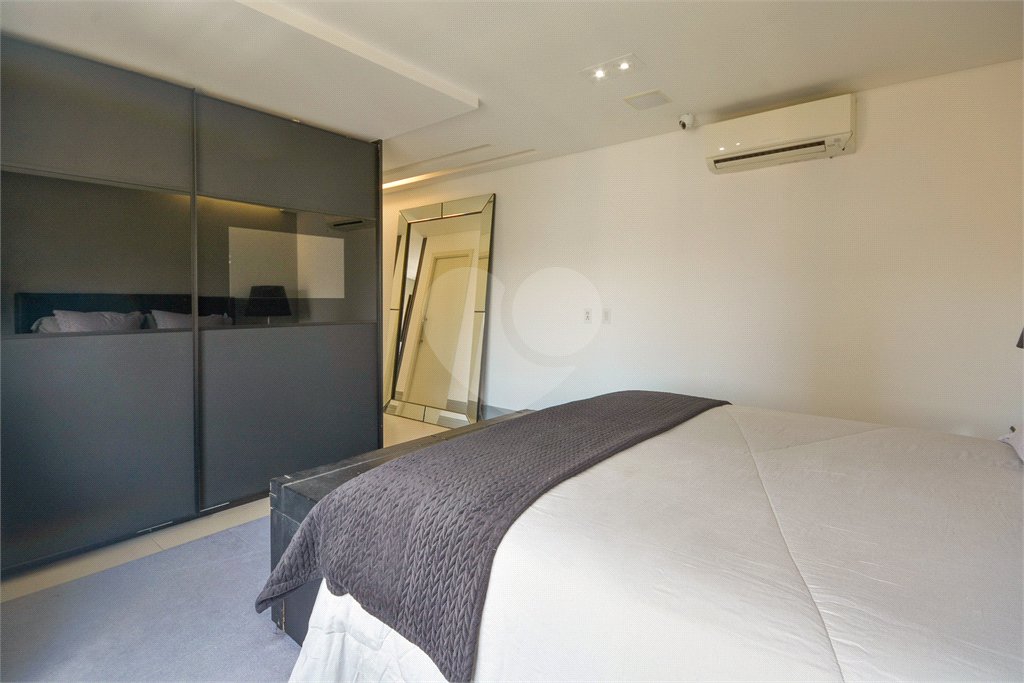 Apartamento à venda com 4 suítes,  em Vila Uberabinha, São Paulo, SP