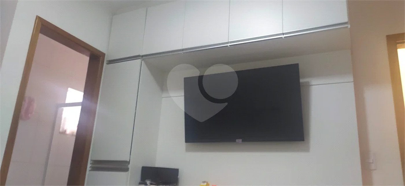 Casa à venda com 2 suítes no condomínio Residencial Veneza, São Paulo - SP