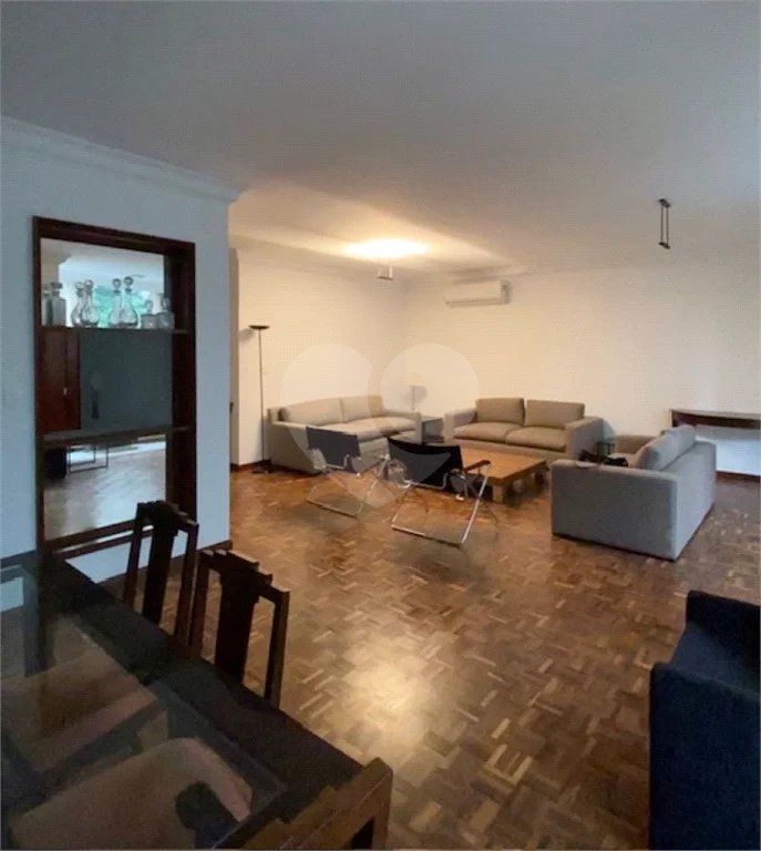 Apartamento à venda com 4 quartos, sendo 1 suíte, em Jardim Paulista, São Paulo, SP