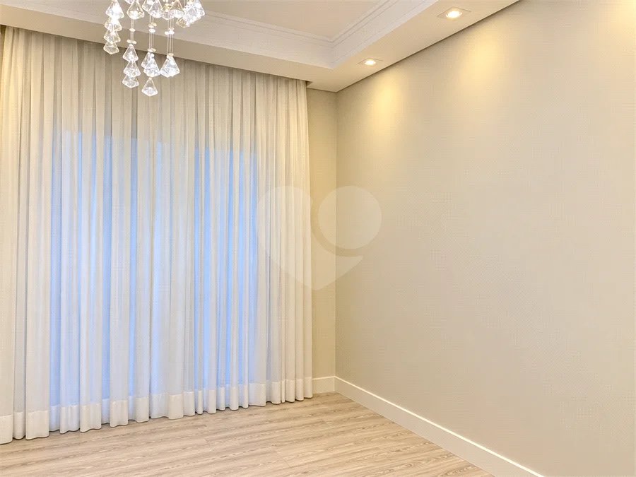 Apartamento à venda no Condomínio Family Garden, Chácara Inglesa, SBC, com 127 m², 3 suítes, varanda gourmet com churrasqueira a carvão, móveis planejados, ar-condicionado, 2 vagas cobertas e lazer completo.