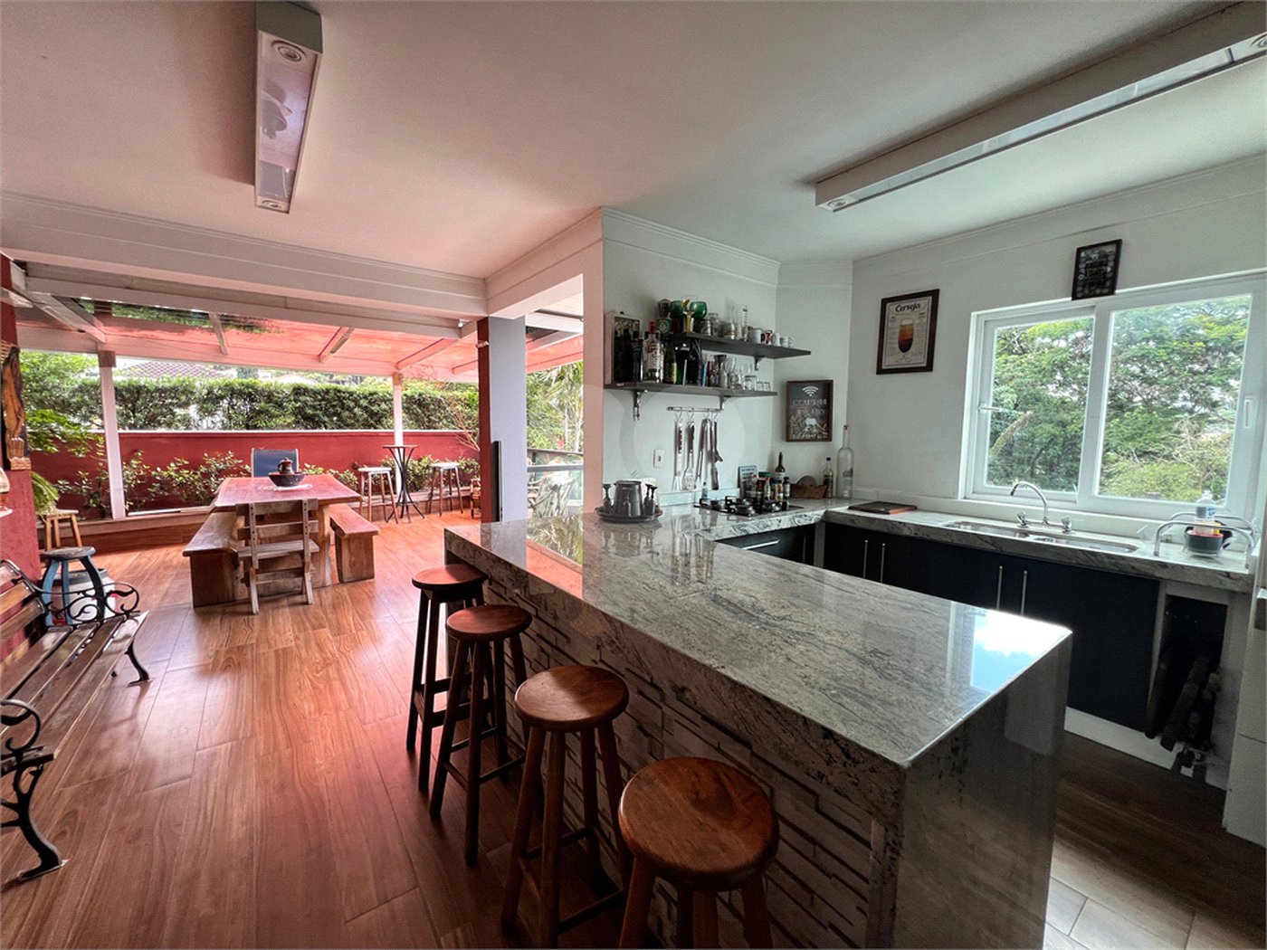 Casa à venda com 3 suítes no condomínio Quinta de Santo Antônio, São Paulo - SP