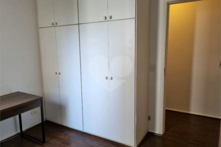Apartamento à venda ou para alugar com 3 quartos, sendo 1 suíte, em Moema, São Paulo, SP