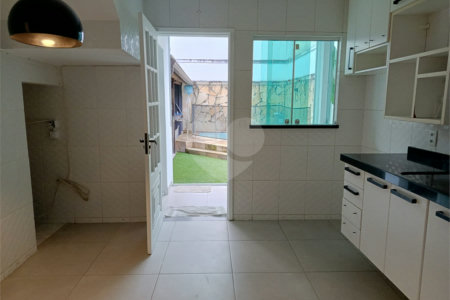Casa à venda com 3 quartos, sendo 1 suíte, no condomínio Paraíso Classe A, Rio de Janeiro - RJ