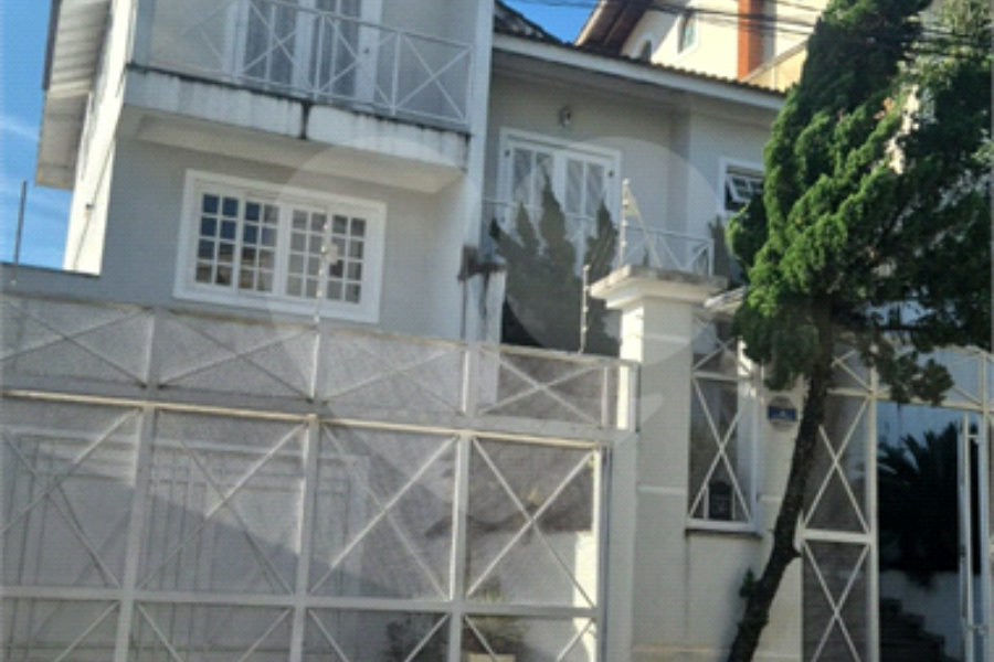Sobrado à venda com 4 quartos, sendo 2 suítes, em Tremembé, São Paulo, SP