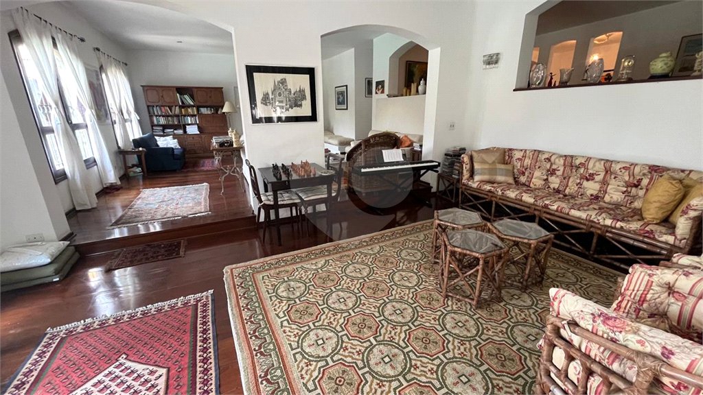 Casa à venda com 4 quartos, sendo 2 suítes, em Lar São Paulo, São Paulo, SP