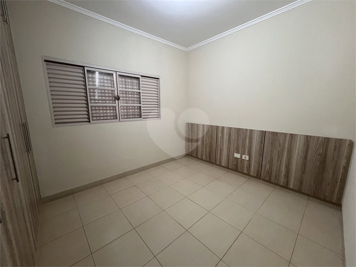 Casa à venda com 3 quartos, sendo 1 suíte,  em Jardim Primaveril, Três Lagoas, MS