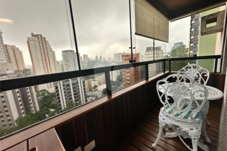 Apartamento à venda com 4 quartos, sendo 3 suítes,  em Vila Andrade, São Paulo, SP
